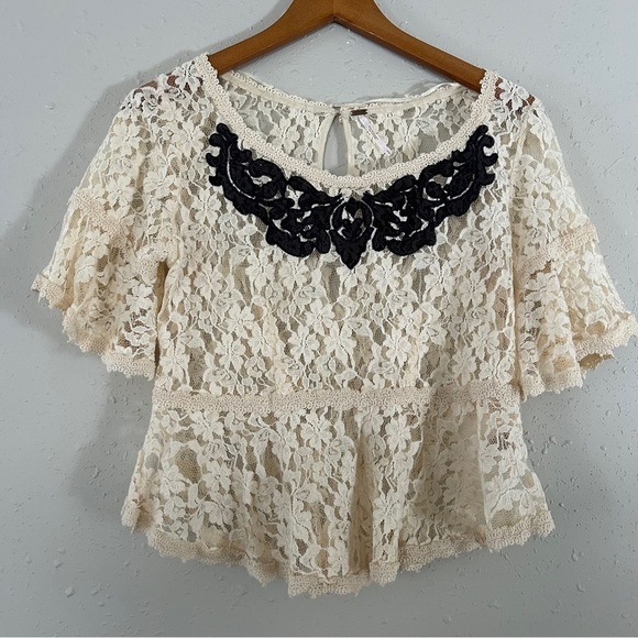 Free People Cream Lace Flutter Sleeve Blouse Black Embroidery Small - Picture 2 of 8